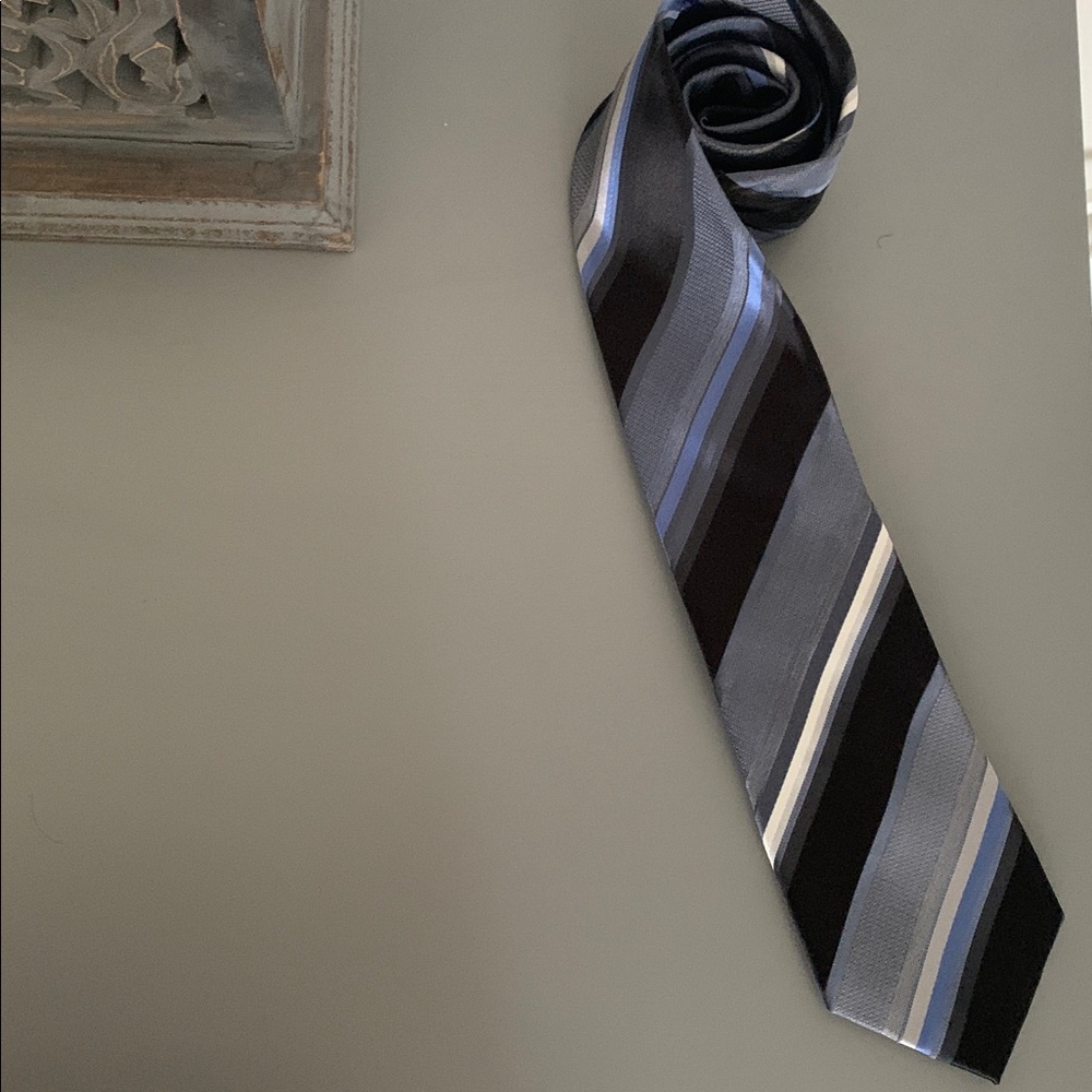 Kenneth Cole New York Black and Blue Striped Tie